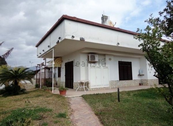 casa indipendente in vendita a Fondi in zona Salto di Fondi