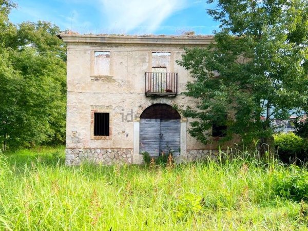 casale in vendita a Fondi in zona Gegni