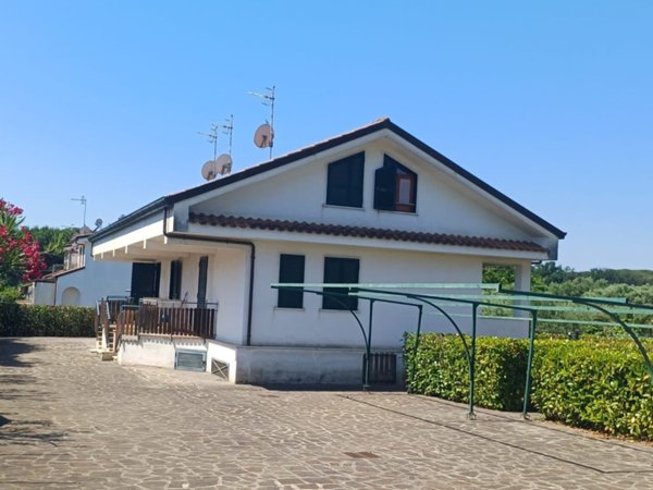 casa indipendente in vendita a Fondi