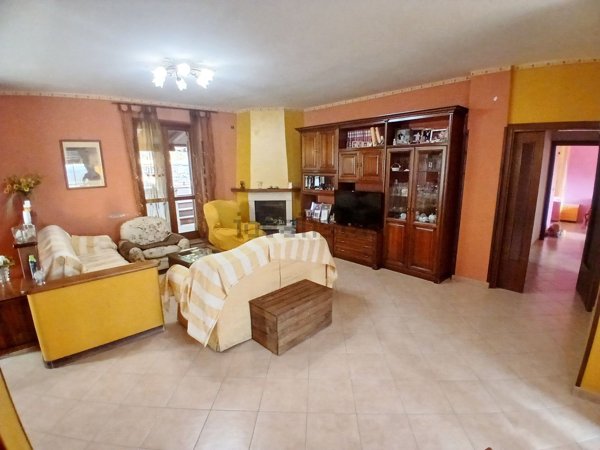 appartamento in vendita a Fondi in zona Cocuruzzo
