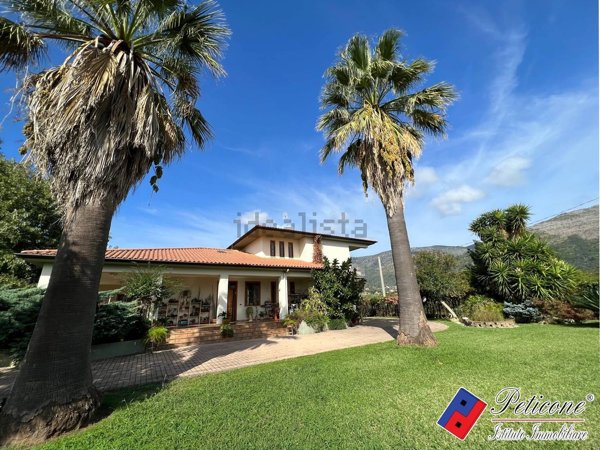 casa indipendente in vendita a Fondi