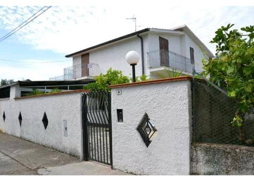 casa indipendente in vendita a Fondi in zona Selva Vetere