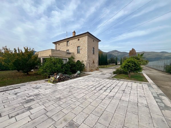 casa indipendente in vendita a Fondi in zona Rene
