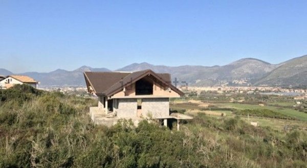 casa indipendente in vendita a Fondi in zona Gegni