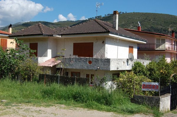 casa indipendente in vendita a Fondi in zona Querce
