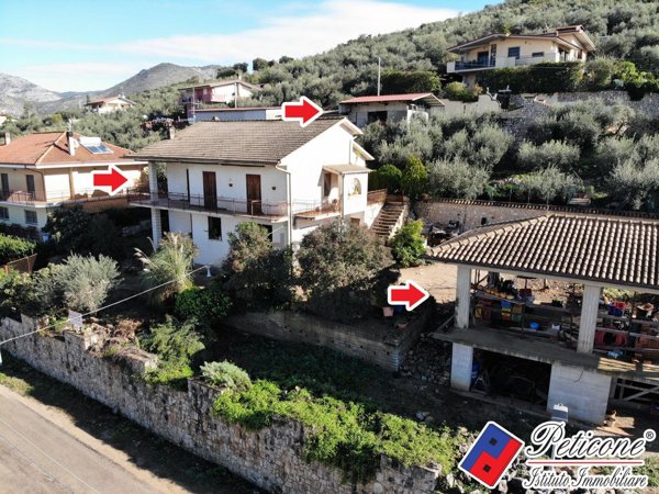 casa indipendente in vendita a Fondi in zona Gegni