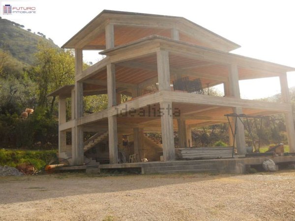 casa indipendente in vendita a Fondi in zona Querce