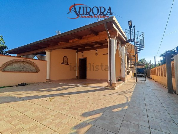 casa indipendente in vendita a Fondi in zona Salto di Fondi