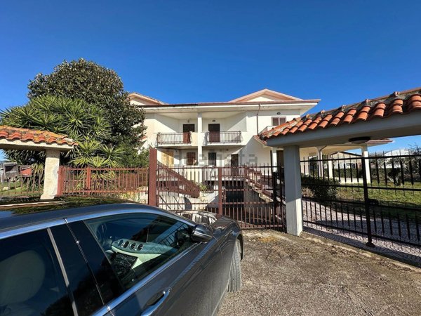 casa indipendente in vendita a Fondi in zona Selva Vetere