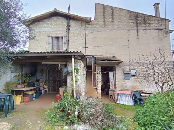 casa indipendente in vendita a Fondi in zona San Raffaele