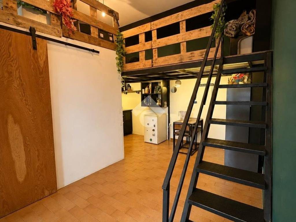 locale di sgombero in vendita a Fondi