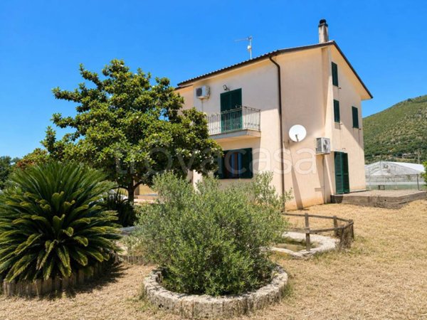 casa indipendente in vendita a Fondi