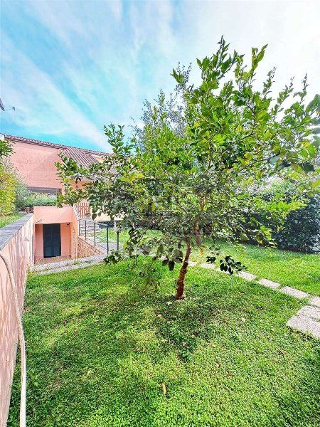 casa indipendente in vendita a Fondi in zona Selva Vetere