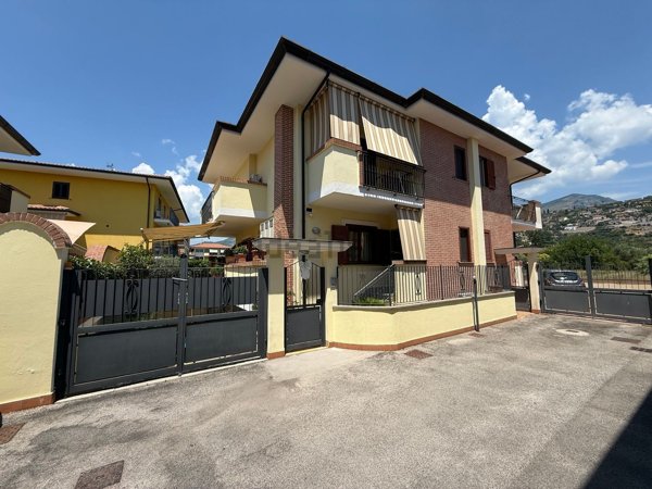 casa indipendente in vendita a Fondi