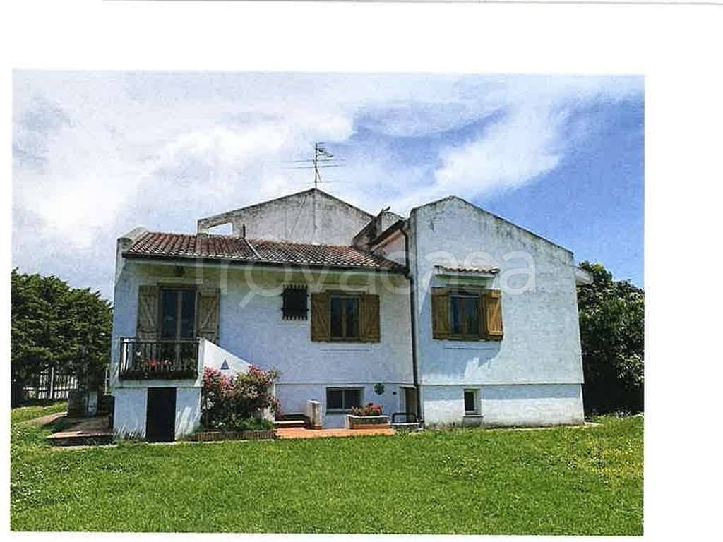 casa indipendente in vendita a Fondi