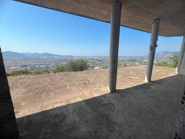 casa indipendente in vendita a Fondi in zona Cocuruzzo