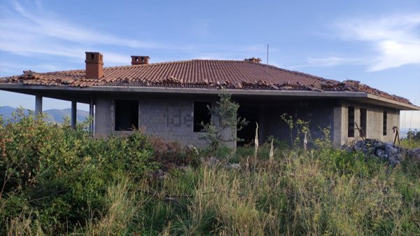 casa indipendente in vendita a Fondi