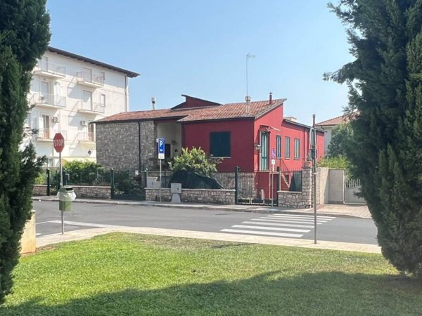 casa indipendente in vendita a Fondi
