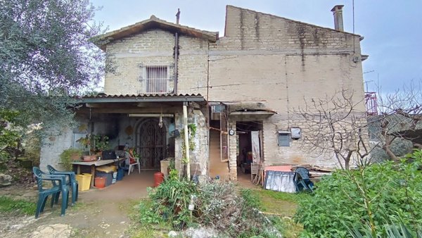 casa indipendente in vendita a Fondi in zona San Raffaele