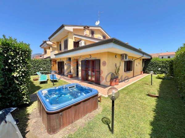 appartamento in vendita a Fondi in zona Rio Claro