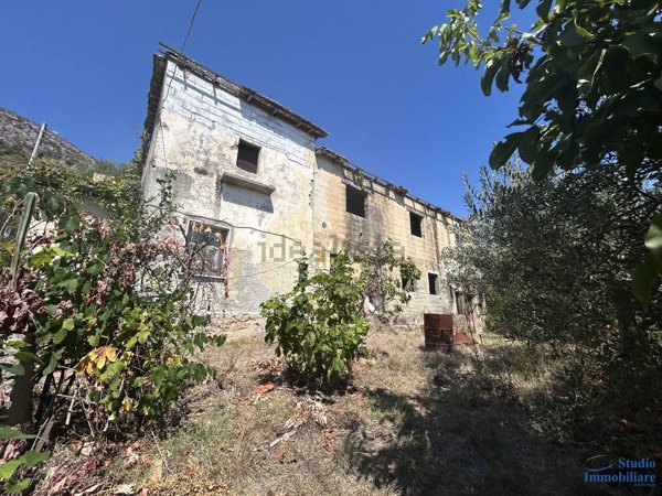 casale in vendita a Fondi in zona San Magno