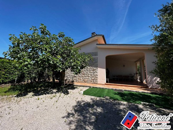 casa indipendente in vendita a Fondi