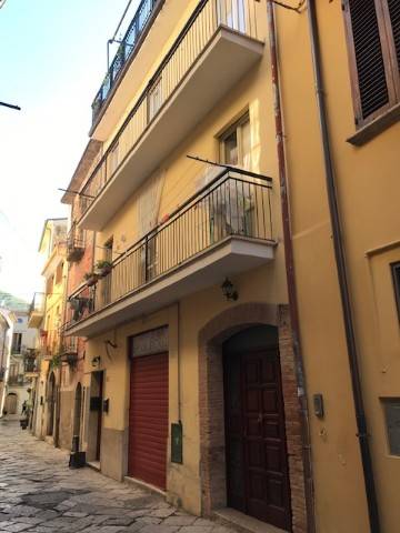 casa indipendente in vendita a Fondi