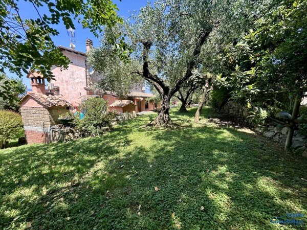 casa indipendente in vendita a Fondi in zona San Raffaele