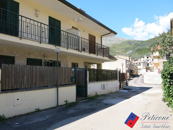 casa indipendente in vendita a Fondi in zona Querce
