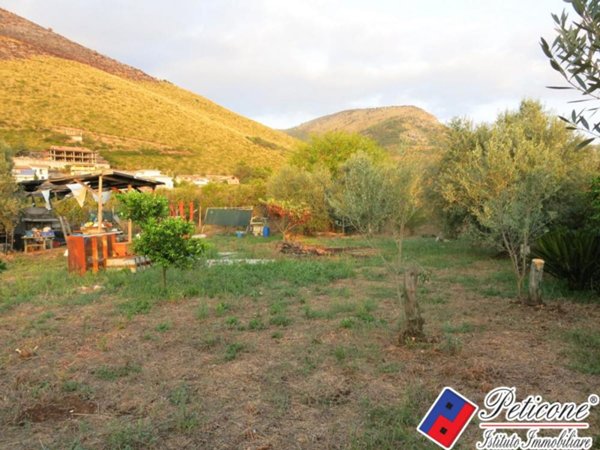 terreno in vendita a Fondi in zona Gegni