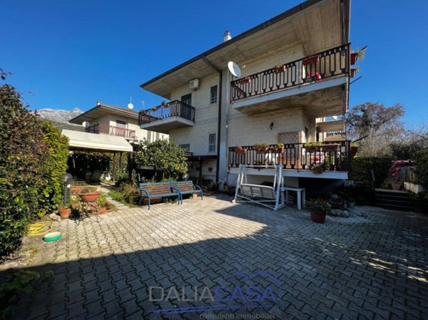 casa indipendente in vendita a Formia in zona Acquatraversa