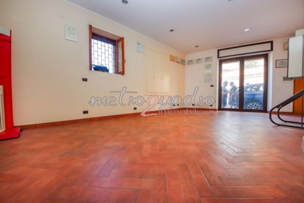 locale commerciale in vendita a Formia