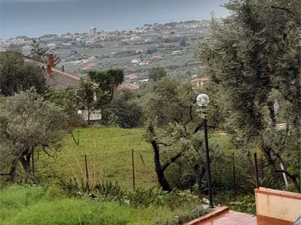 casa indipendente in vendita a Formia in zona Castellonorato