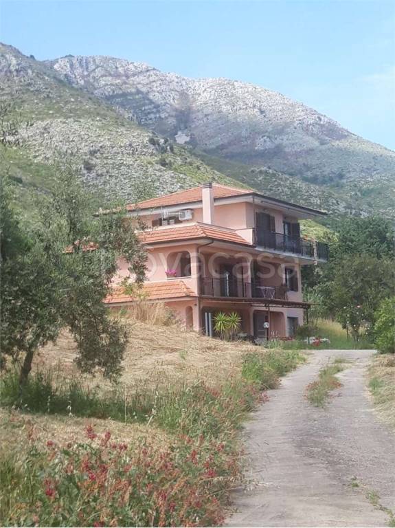 casa indipendente in vendita a Formia