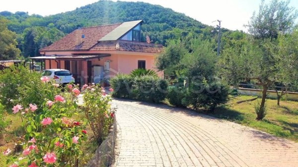 casa indipendente in vendita a Formia