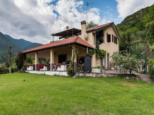 casa indipendente in vendita a Formia in zona Marànola