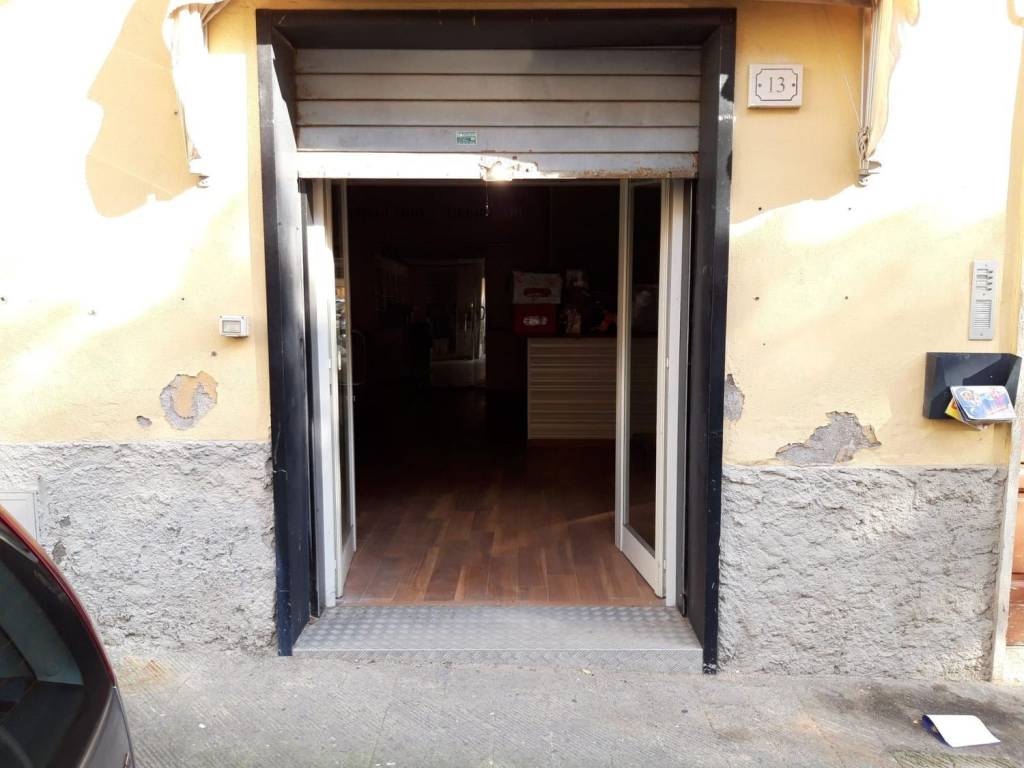 locale commerciale in vendita a Formia