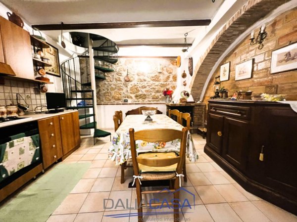 casa indipendente in vendita a Formia in zona Marànola
