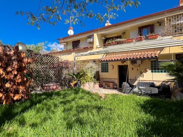 casa indipendente in vendita a Formia