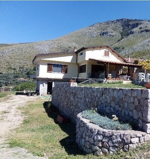 casa indipendente in vendita a Formia
