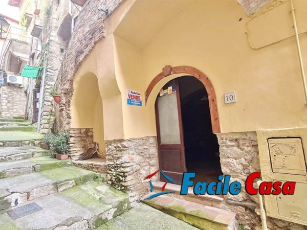 negozio in vendita a Formia in zona Marànola