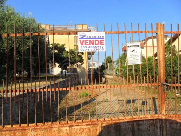 locale commerciale in vendita a Formia