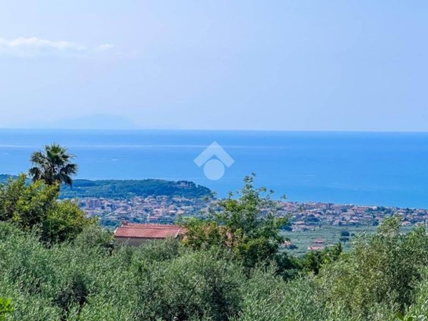 casa indipendente in vendita a Formia in zona Castellonorato