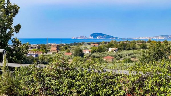 appartamento in vendita a Formia in zona Penitro