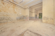 locale commerciale in vendita a Formia