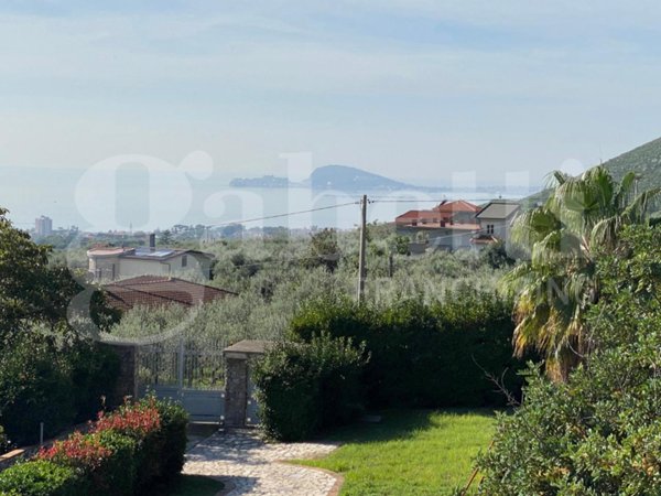 casa indipendente in vendita a Formia