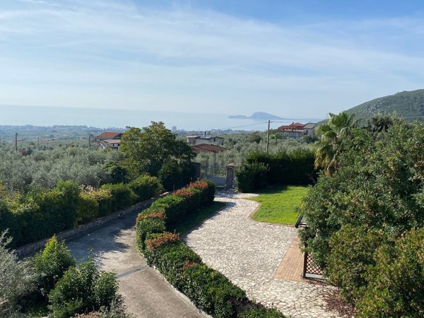 casa indipendente in vendita a Formia