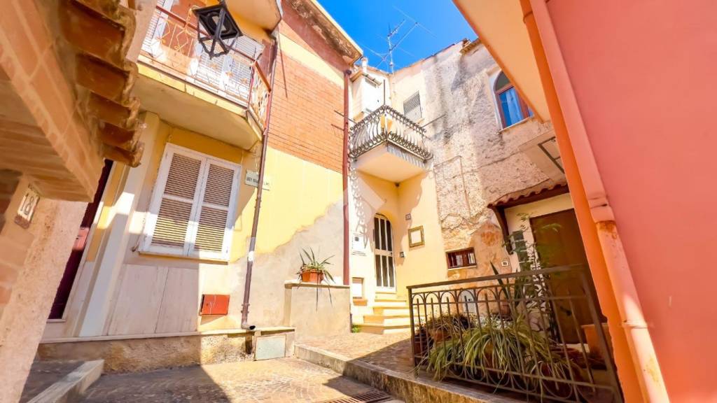 appartamento in vendita a Formia in zona Trivio