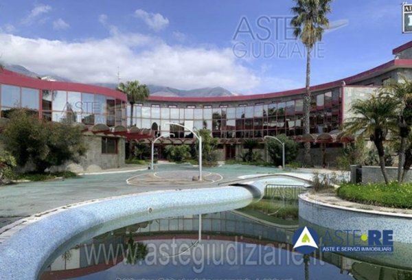 negozio in vendita a Formia