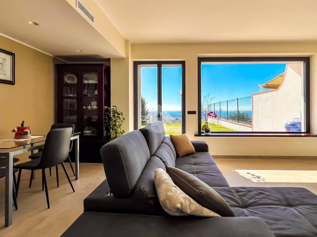 casa indipendente in vendita a Formia